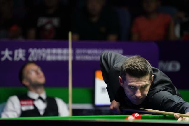 一个球员受 一个球员受