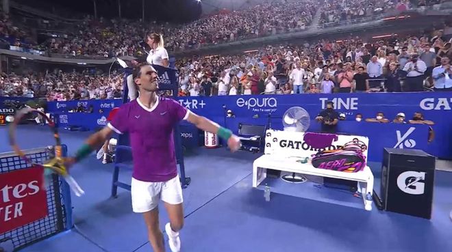 83亿英镑 83亿英镑