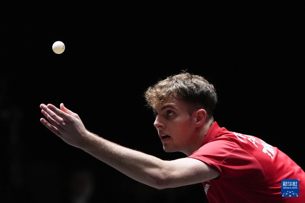 王哲林13+8布莱德索31分 上海男篮夺俱乐部杯冠军.